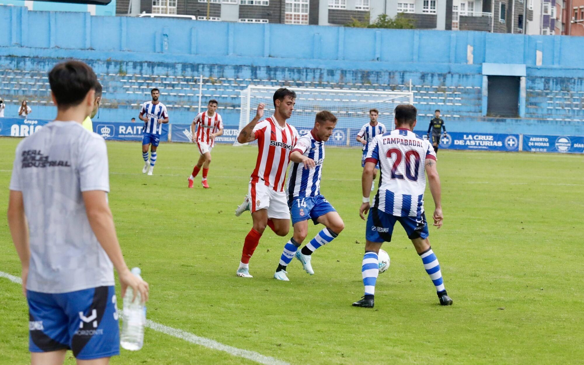 EN IMÁGENES: Partido amistoso entre Real Avilés y Real Sporting