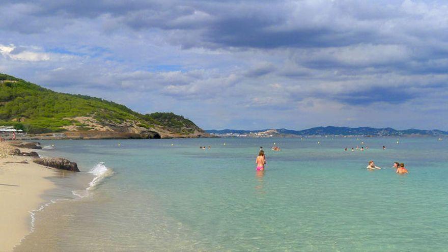 Imágenes de las playas sin humo en Ibiza
