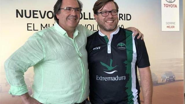 El Cáceres dice estar «a muerte» con su técnico, Roberto Blanco