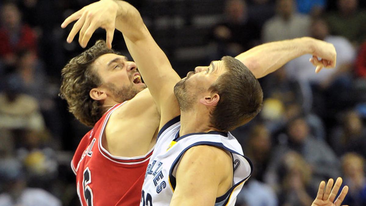 Pau y Marc Gasol, durante un partido entre los Bulls y los Grizzlies, el pasado diciembre.