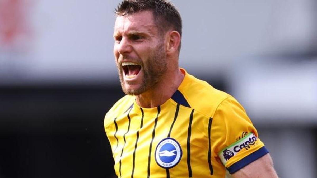 James Milner, en su partido número 654 en la Premier. En su última etapa defiende los colores del Brighton