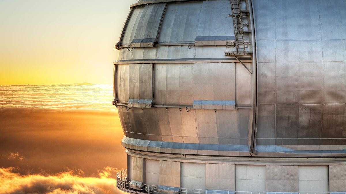 El Gran Telescopio de Canarias cierra por el volcán