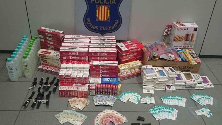 Dos detenidos en Barcelona por vender droga en un quiosco de chuches