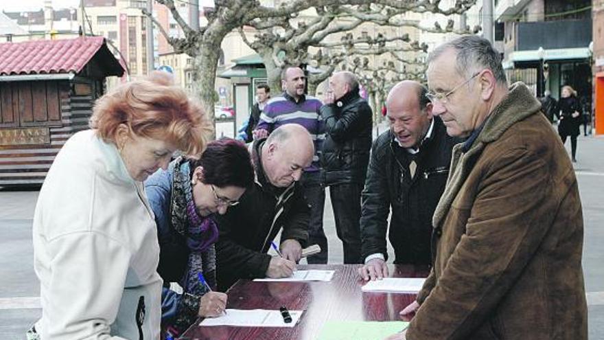 La Federación vecinal pide control sobre las terrazas que incumplen la normativa