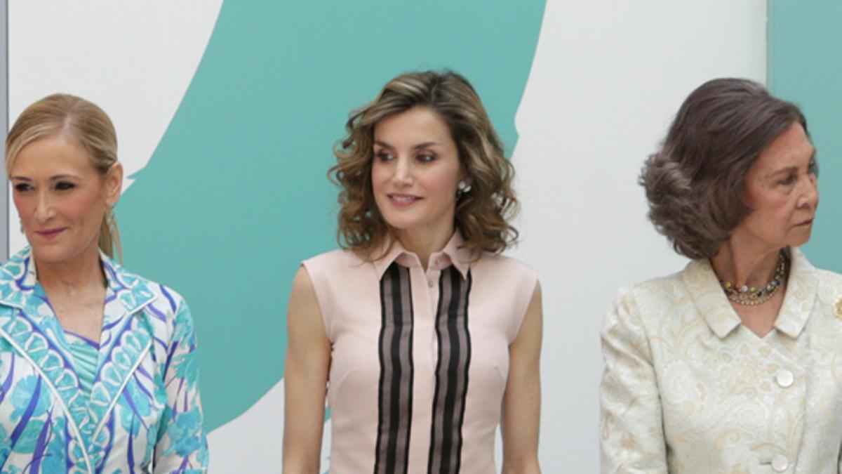 El look con conjunto rosa de Letizia Ortiz