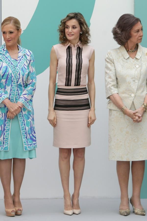 El look con conjunto rosa de Letizia Ortiz