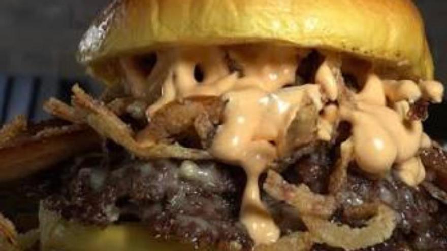 El restaurante de Lanzarote que sorprendió a Karin Herrero: "Es la mejor hamburguesa que me he comido en mi vida"