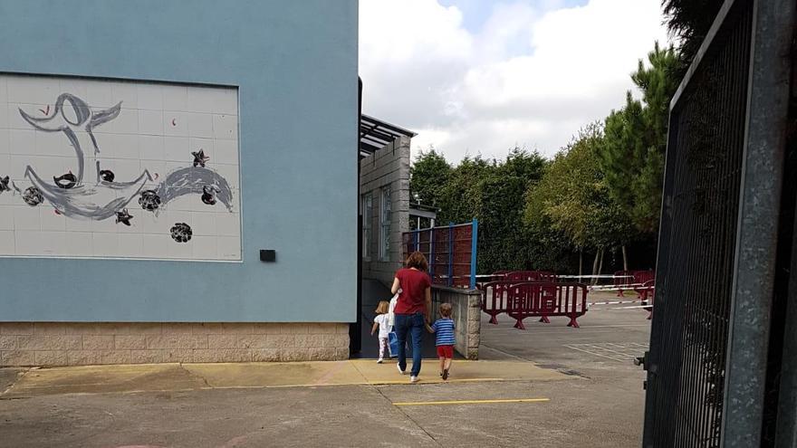 Entrada al módulo de educación infantil del colegio San Félix de Candás