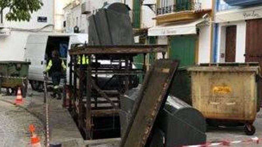Vila renueva los contenedores soterrados del barrio de la Marina
