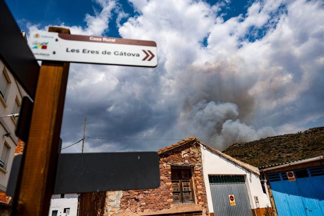 La UME se activa como apoyo terrestre en el incendio de la Serra Calderona (Valencia) con el foco en zonas inaccesibles
