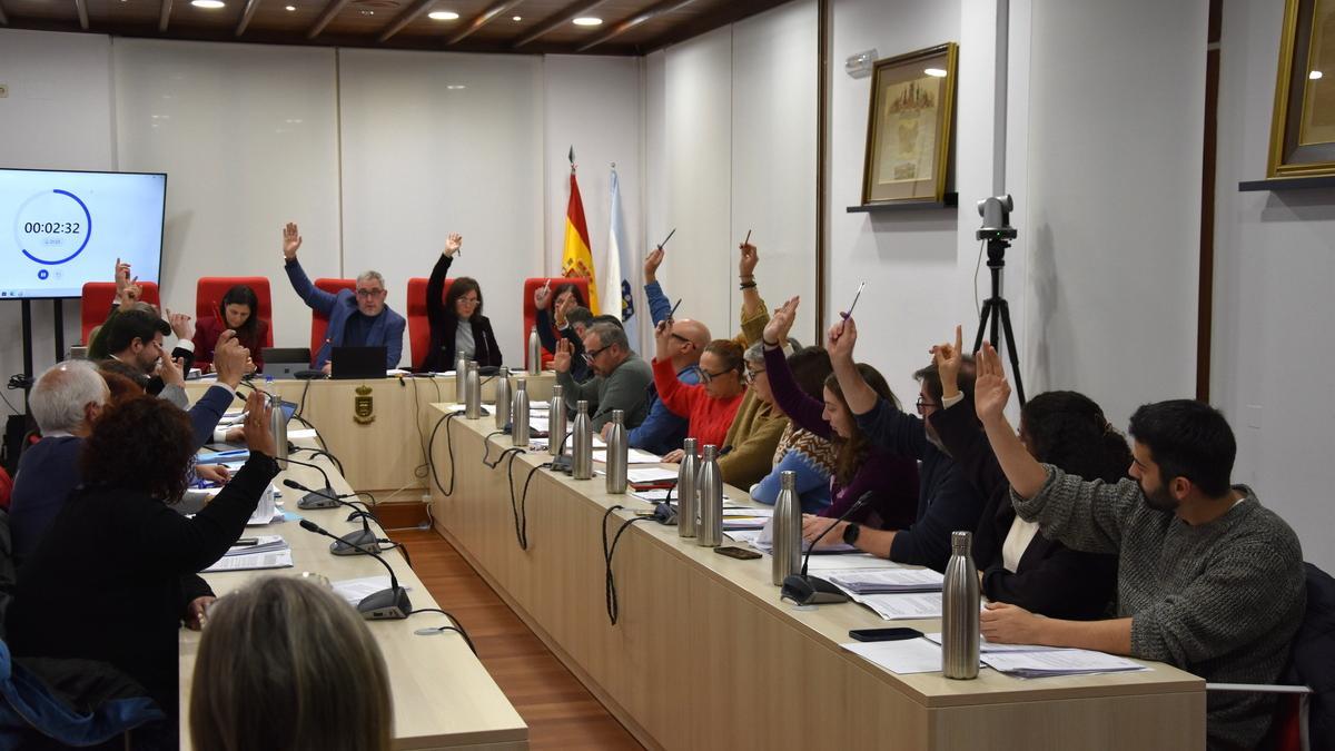 Una votación en el pleno ordinario celebrado el lunes en Ames
