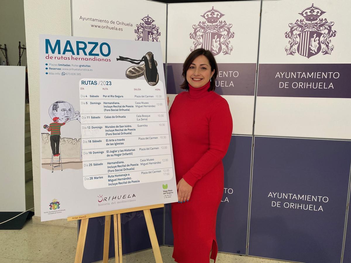 María García, concejala de Turismo, en la presentación de las rutas de marzo