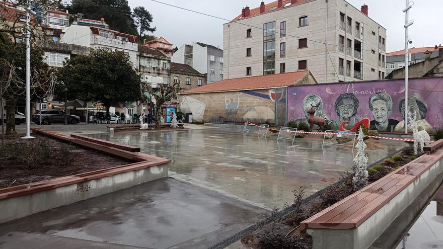 La alameda de Chapela muestra su nueva imagen como una gran plaza con zona verde