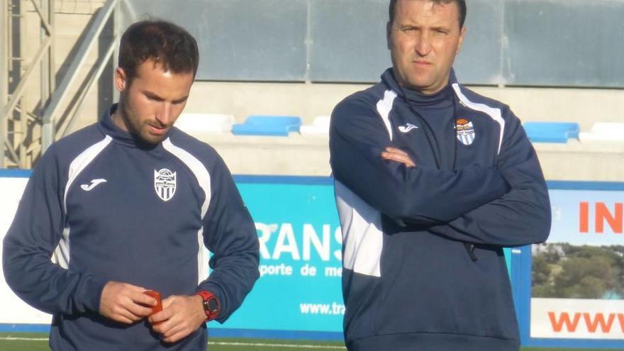 Josico, a la derecha, en el entreno junto al segundo Álex Llinás.