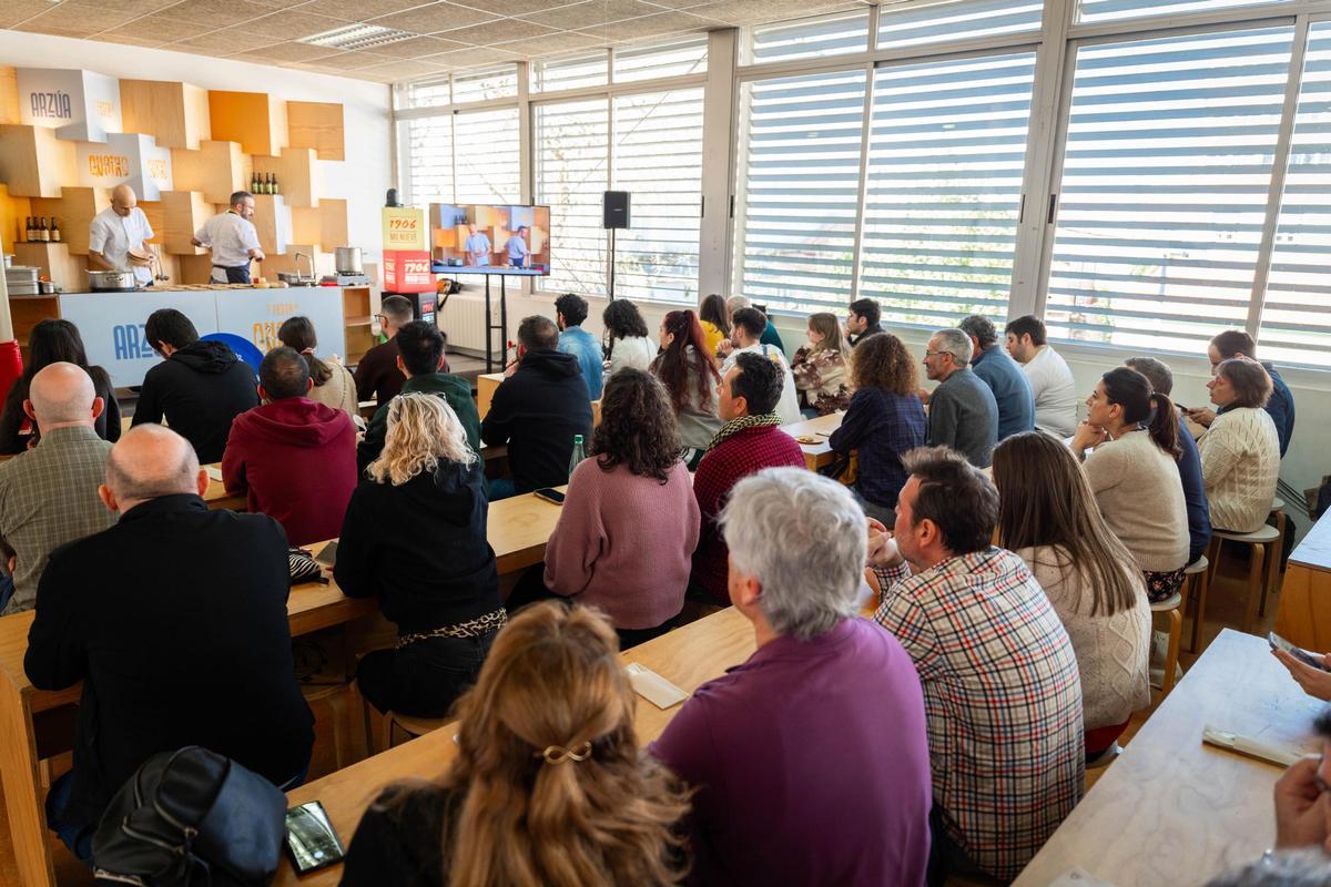 Asistentes a una de las catas comentadas