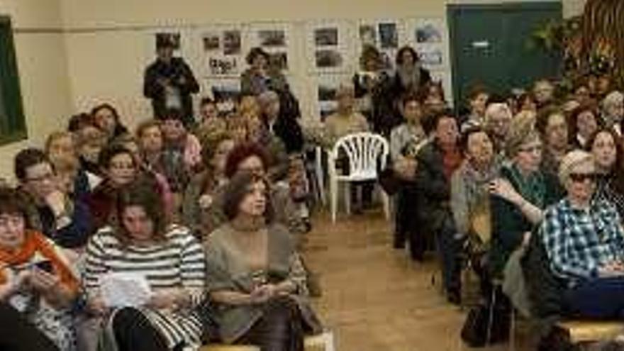 Asistentes a la presentación de la campaña, ayer, en Caso.