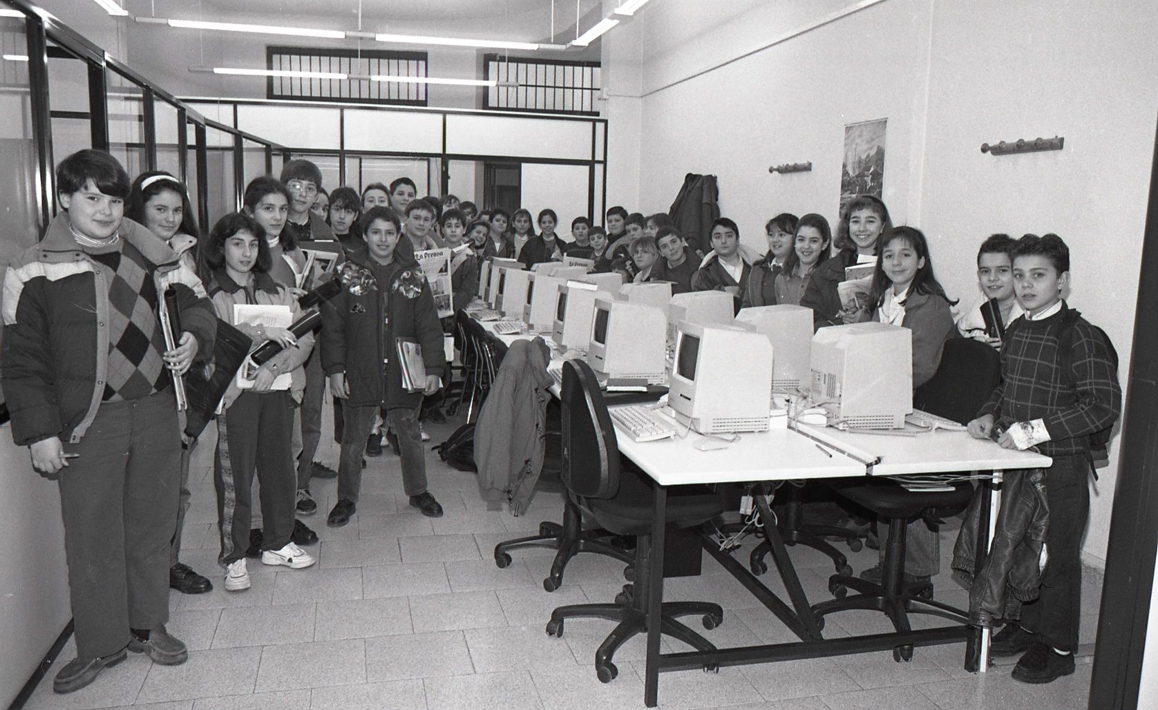10. Visita escolar a La Prensa. Gijón 1990.jpg
