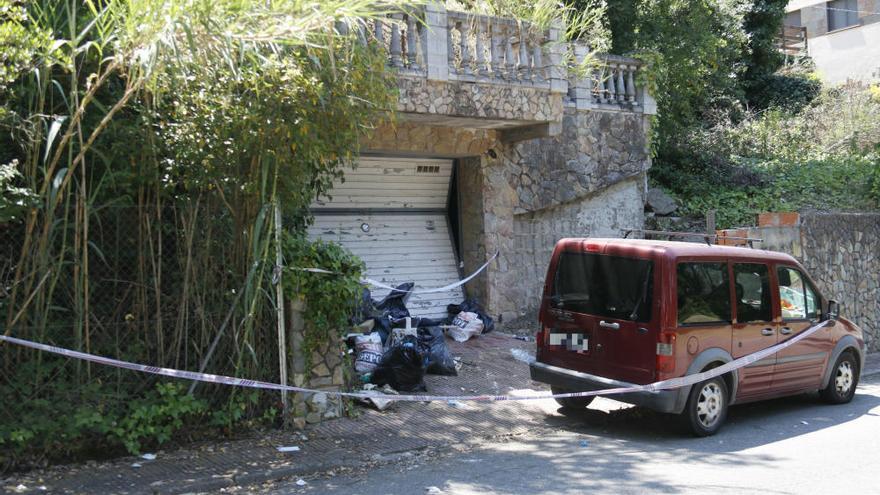 Els dos homes que van aparèixer sense vida a Riells van morir per inhalació de gas