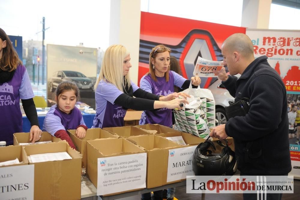 Entrega de dorsales para la Murcia Maratón