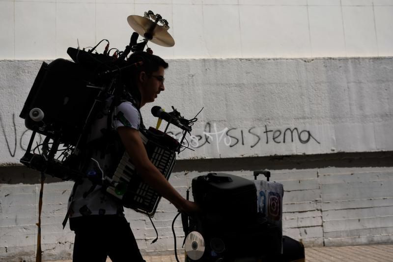 Las Palmas de Gran Canaria. Efrén, el hombre orquesta  | 26/02/2020 | Fotógrafo: José Carlos Guerra