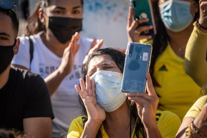 Concentración de repulsa en Santa Cruz de Tenerife por la represión en Colombia