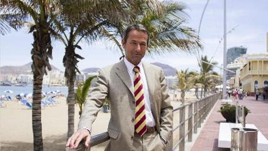 Mats Larson, en el paseo de las Canteras, en Las Palmas de Gran Canaria.