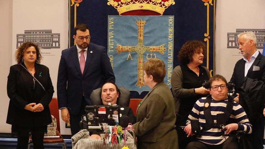 Asturias facilita el acceso al máximo grado de dependencia para personas con ELA con ayudas de hasta 9.850 euros al mes