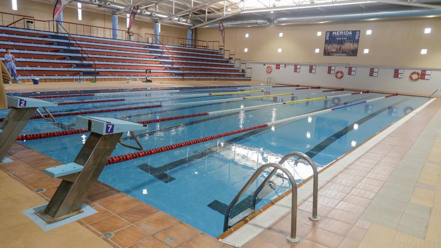 La piscina climatizada de La Argentina en Mérida reabre al público tras un lavado de cara