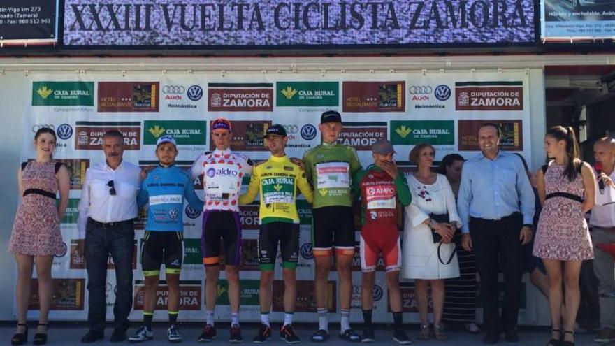 Julio Alberto Amores, en el podio de la Vuelta a Zamora
