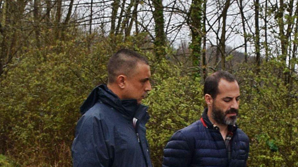 Javier Rodríguez, a la izquierda, junto al alcalde, Ángel García, en una imagen de archivo.