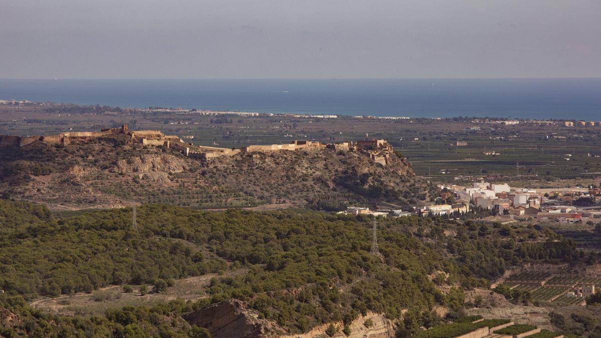 Vista del Castillo de Sagunt desde Monte Picayo.