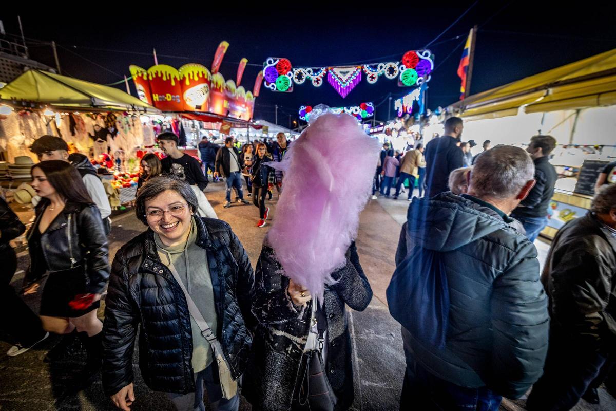 Ambiente de la Feria de Abril de Barcelona, este viernes, 3 de mayo.