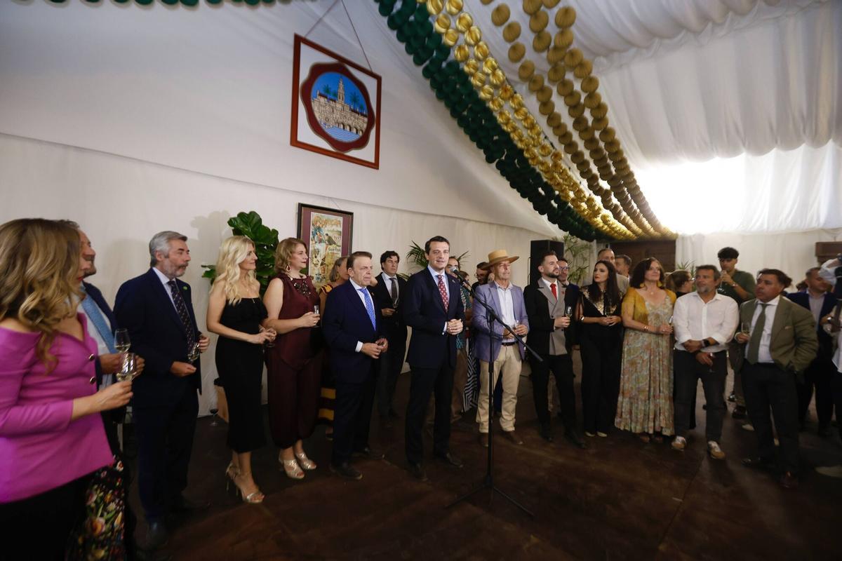 La Corporación municipal celebra el tradicional inicio de fiesta en la Caseta Municipal