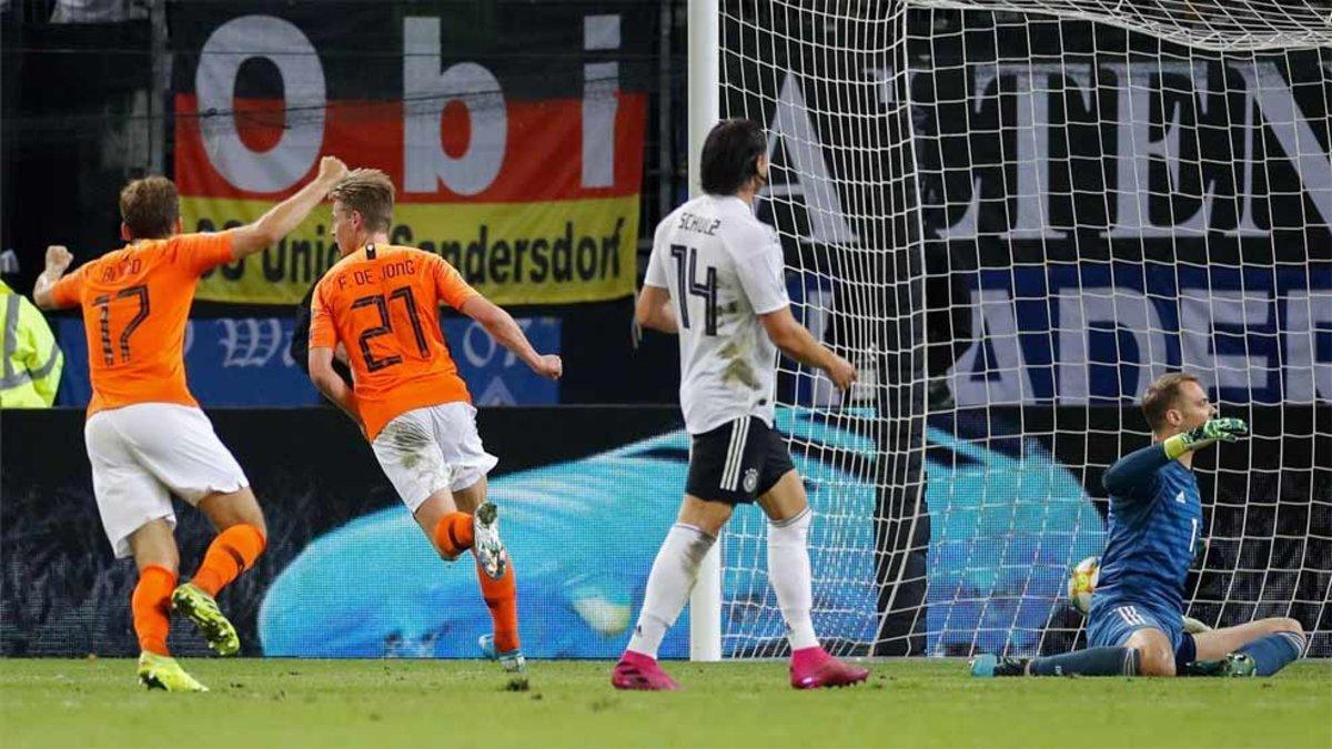 De Jong celebró de esta manera su primer gol con la 'Oranje'