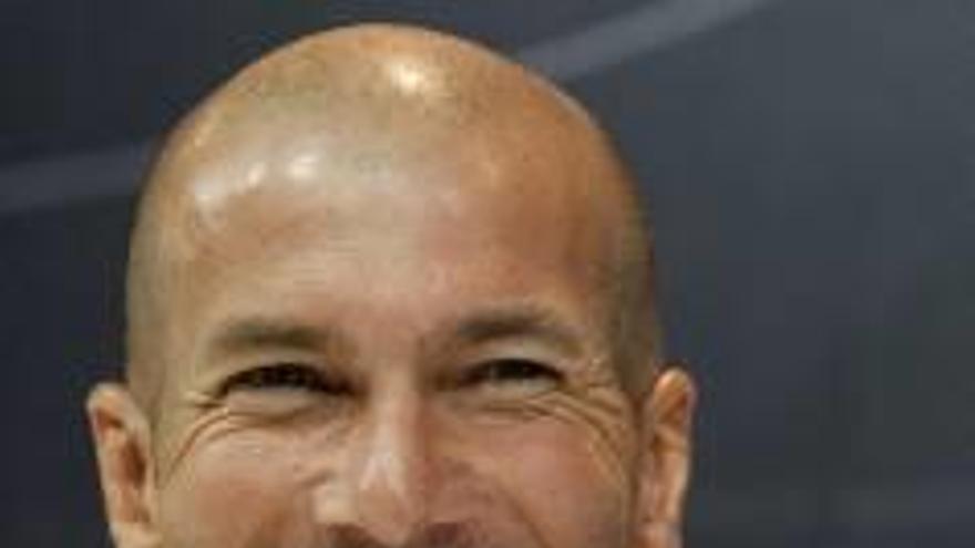 El técnico Zinedine Zidane, ayer.