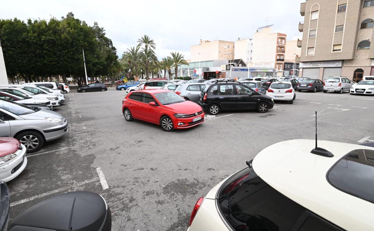 El solar junto al mercado del Pla de Sant Josep, donde se construirá vivienda pública