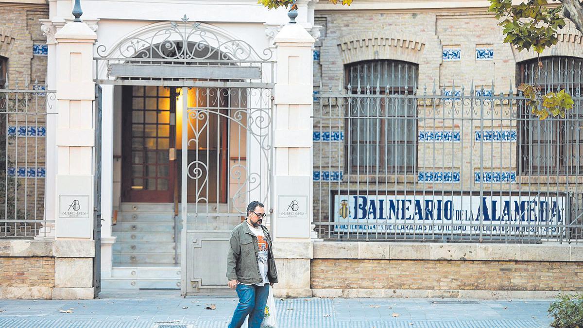 El balneario se mantiene abierto al no tener notificación oficial del cierre