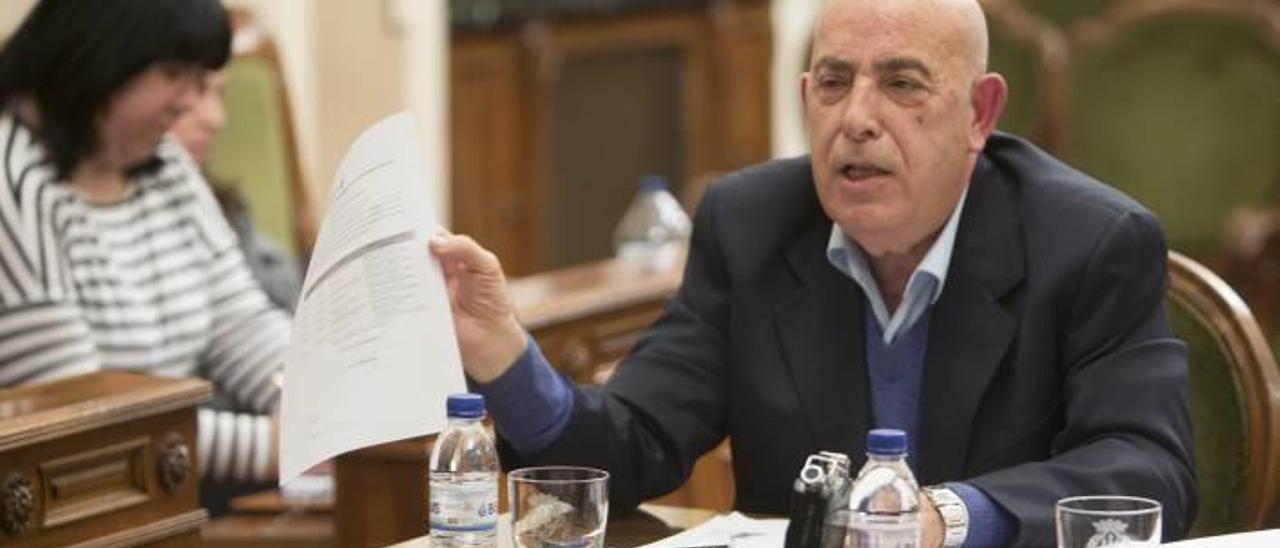 López se desdice y ahora niega que se contrataran a menores en fiestas