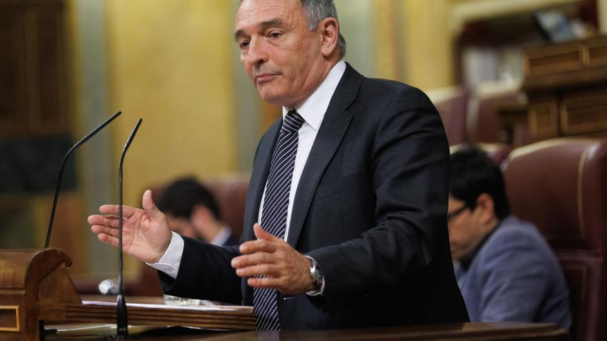 Enrique Santiago en una intervención durante una sesión plenaria en el Congreso de los Diputados.