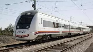 Renfe, Ouigo y Iryo podrán instalar plantas de autoconsumo para reducir la factura de la luz de los trenes
