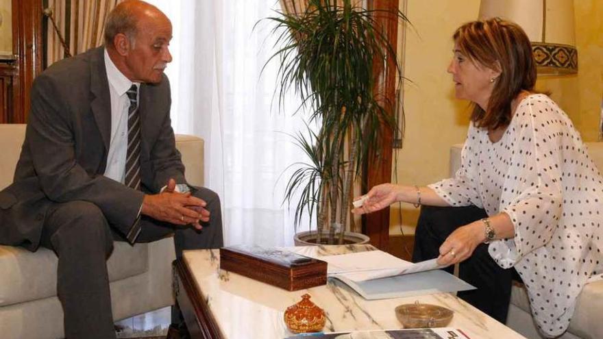 García Bermejo y Martín Pozo, ayer en la Subdelegación del Gobierno de Zamora.