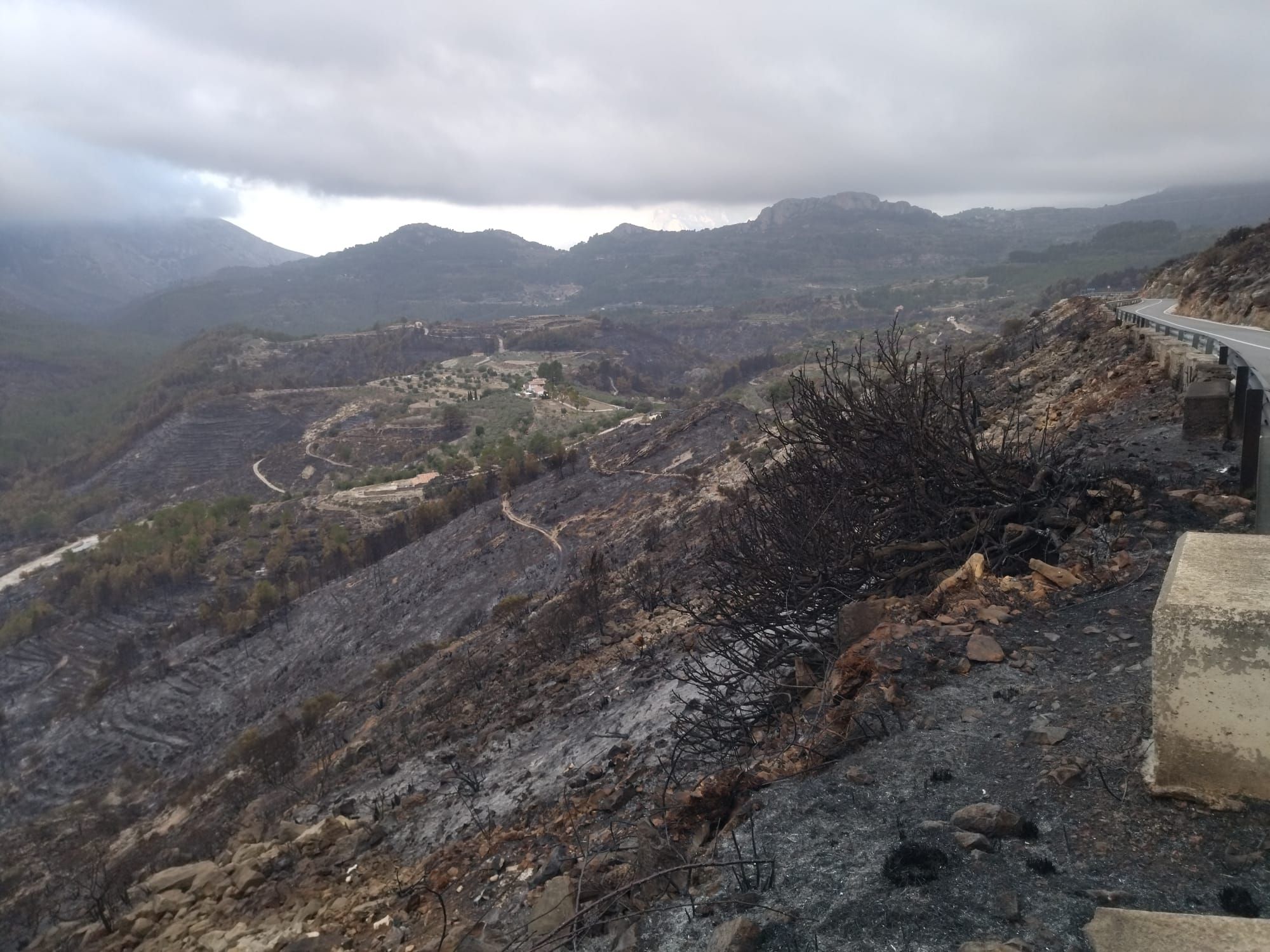 La destrucción del incendio de Tàrbena, en imágenes