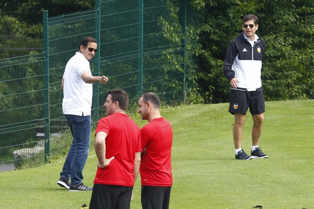 Alemany y Murthy, atentos al entrenamiento