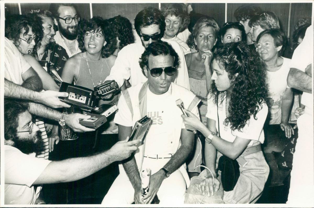 Uno de los muchos encuentros que Julio Iglesias tuvo en Mallorca con los medios