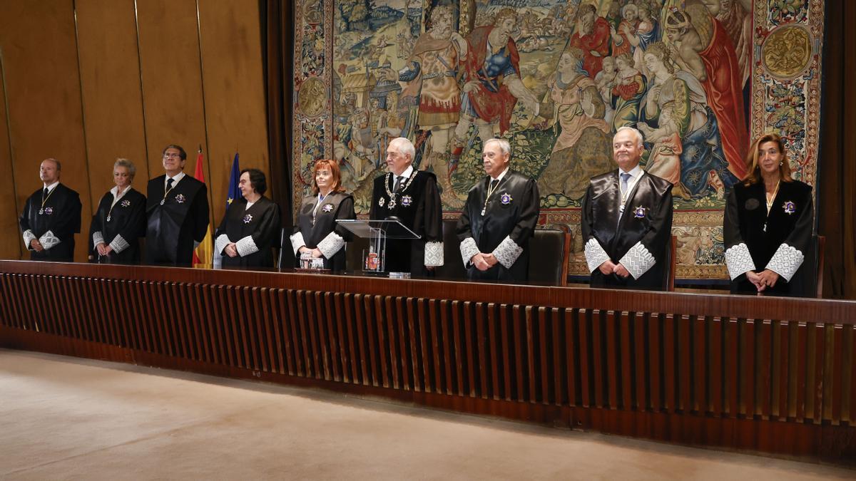 Acto de toma de posesión como magistrado del Tribunal Constitucional de José María Macías Castaño