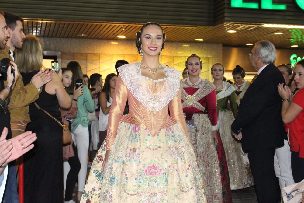 Estreno de las falleras mayores y cortes 2020 en Una Festa per a Tots