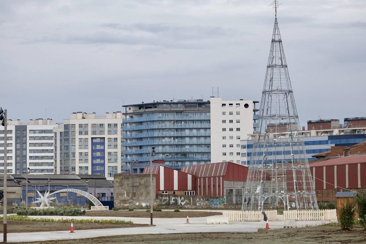 El avance de los trabajos para recuperar Naval Gijón, en imágenes