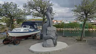 Adiós a una estatua de la sirenita en Copenhague: "Pornográfica"