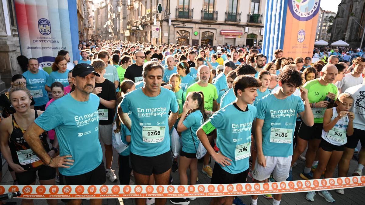 Multitudinaria marcha contra el cáncer en Pontevedra