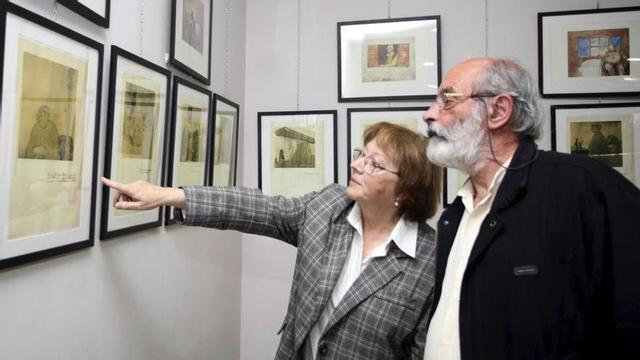 La artista Ana Cancela, y el presidente de La Cultural, Paco Hernández.